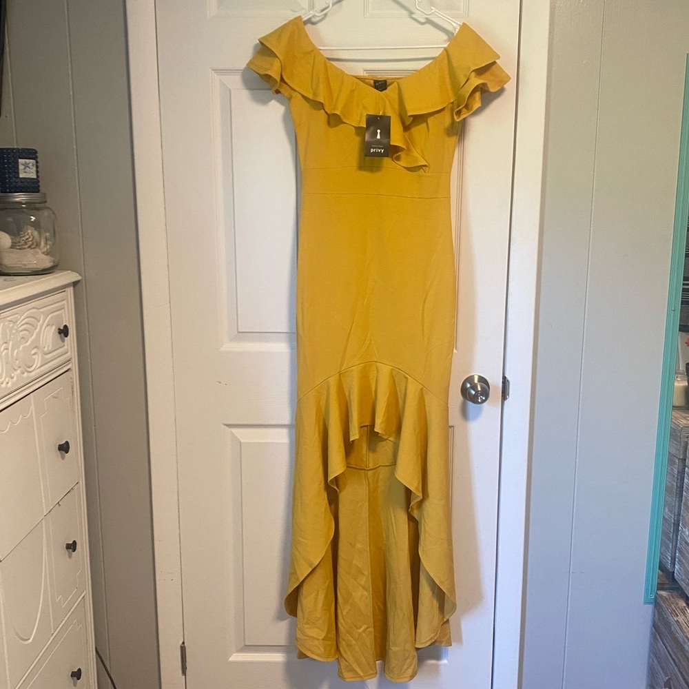 Women’s mustard yellow high low dress size Medium